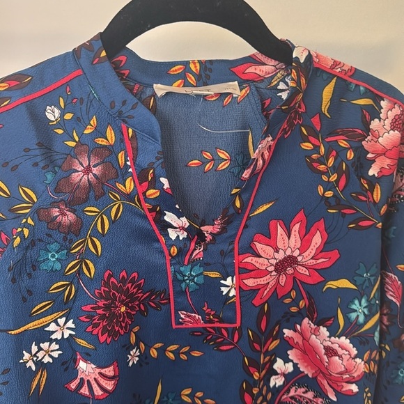 Ann Taylor Loft Colorful Floral Satin Business Casual Blouse Size XXS Petite - Picture 3 of 9